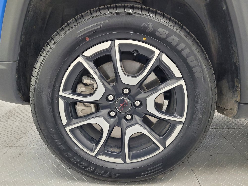Used 2025 Jeep Compass Trailhawk AWD/4WD image 31