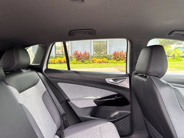 Used 2023 Volkswagen ID.4 Pro RWD image 14