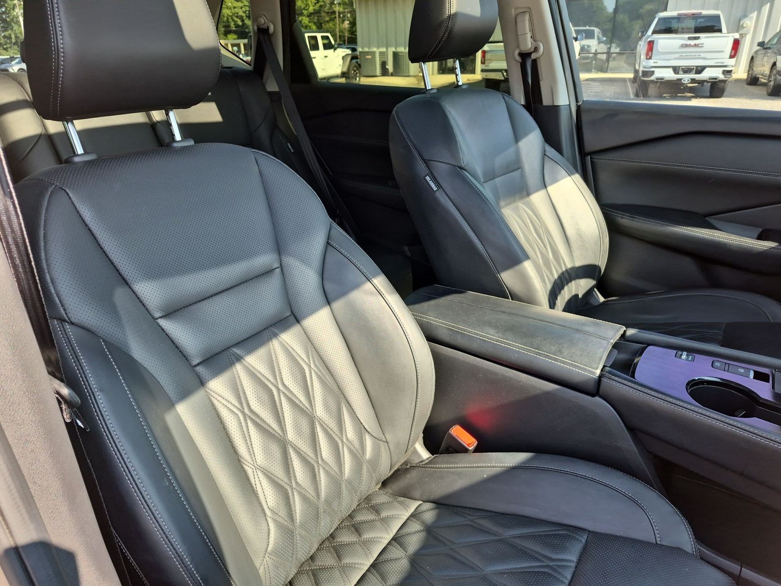 Used 2025 Nissan Rogue Platinum FWD image 30