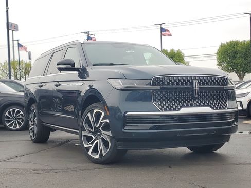 New 2026 Lincoln Navigator L Reserve AWD/4WD image 1