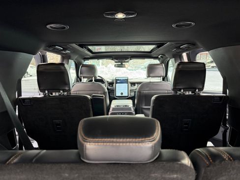 Used 2022 Ford Expedition Max Platinum image 16