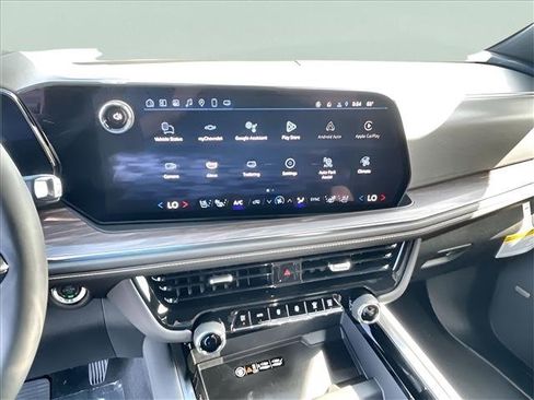 New 2025 Chevrolet Suburban Premier image 5