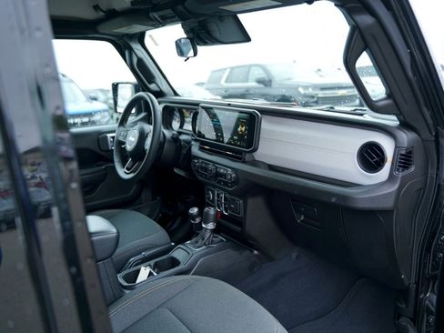 Used 2025 Jeep Wrangler Sport S image 22