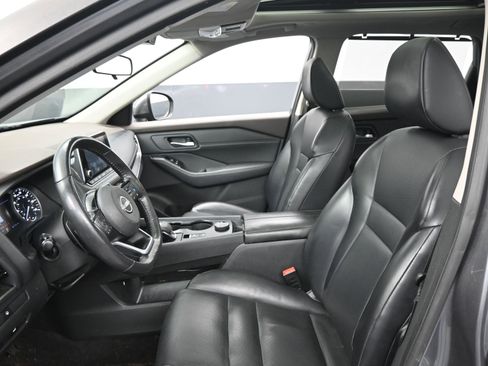 Used 2022 Nissan Rogue SV w/ SV Premium Package image 10