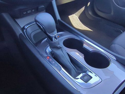 Used 2024 Chevrolet Malibu LT image 16