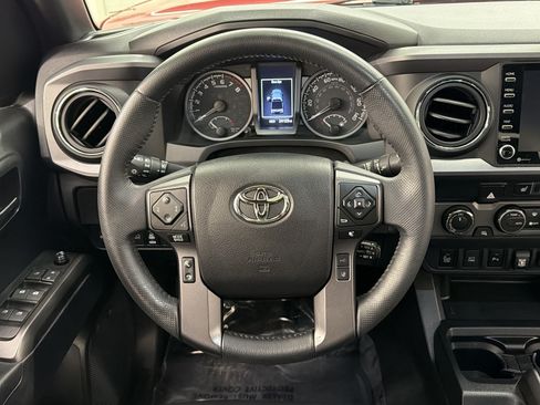 Used 2022 Toyota Tacoma TRD Off-Road w/ TRD Premium Off Road Package AWD/4WD image 11