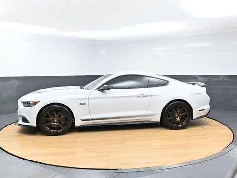 Used 2017 Ford Mustang GT Premium w/ Equipment Group 401A RWD image 4