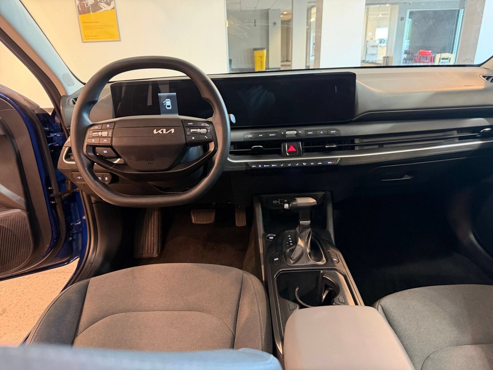 Used 2025 Kia K4 FWD image 33