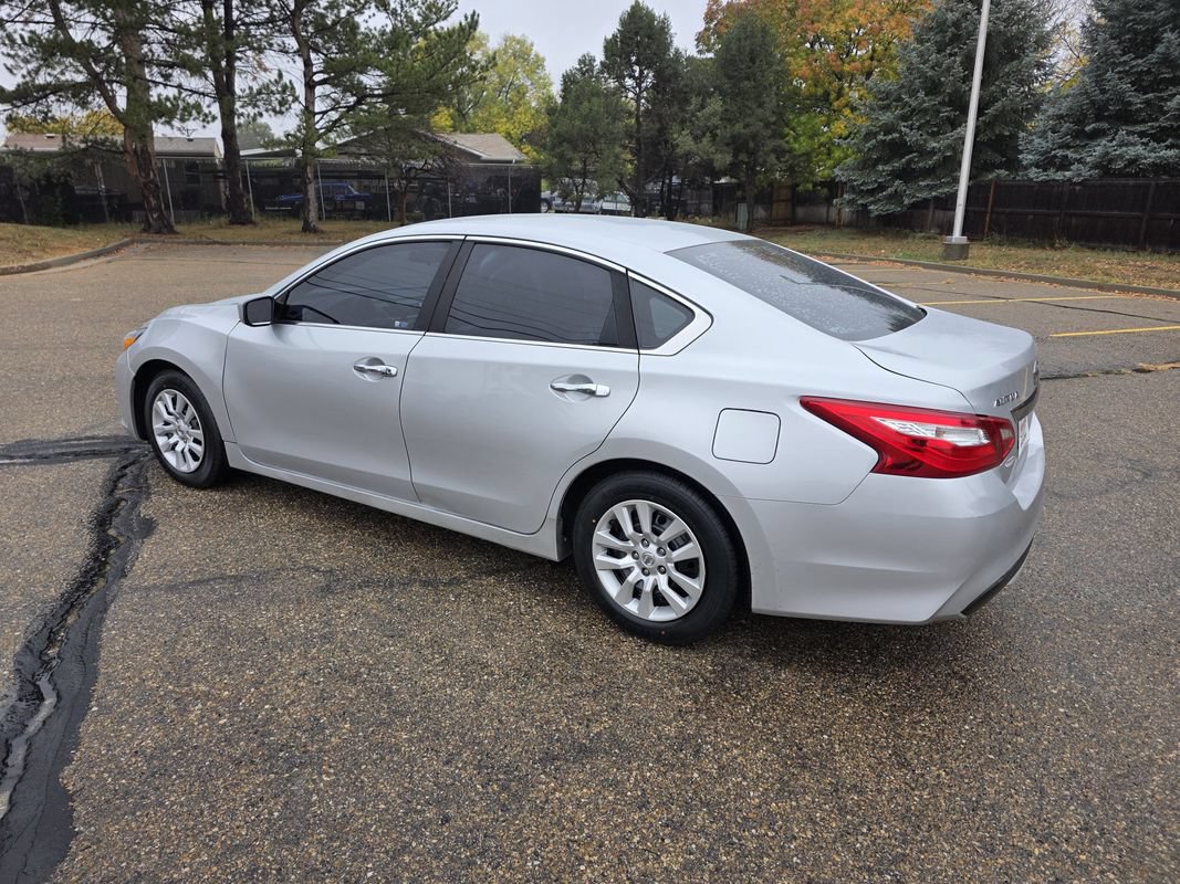Used 2016 Nissan Altima 2.5 S w/ Power Driver Seat Package FWD image 3