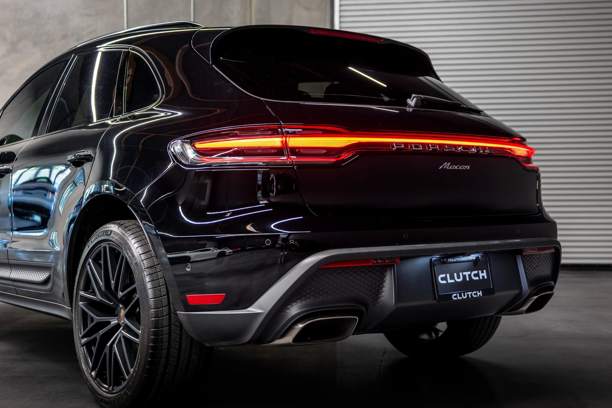 Used 2024 Porsche Macan AWD/4WD image 15