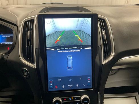 Used 2023 Ford Edge Titanium image 23