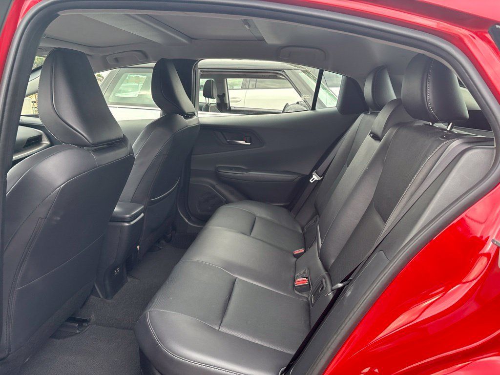 Used 2024 Toyota Prius XLE FWD image 12