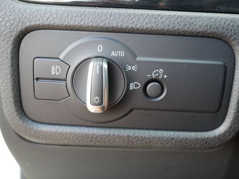 Used 2012 Volkswagen Touareg VR6 AWD/4WD image 24