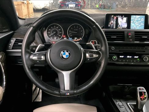 Used 2016 BMW M235i Coupe image 8