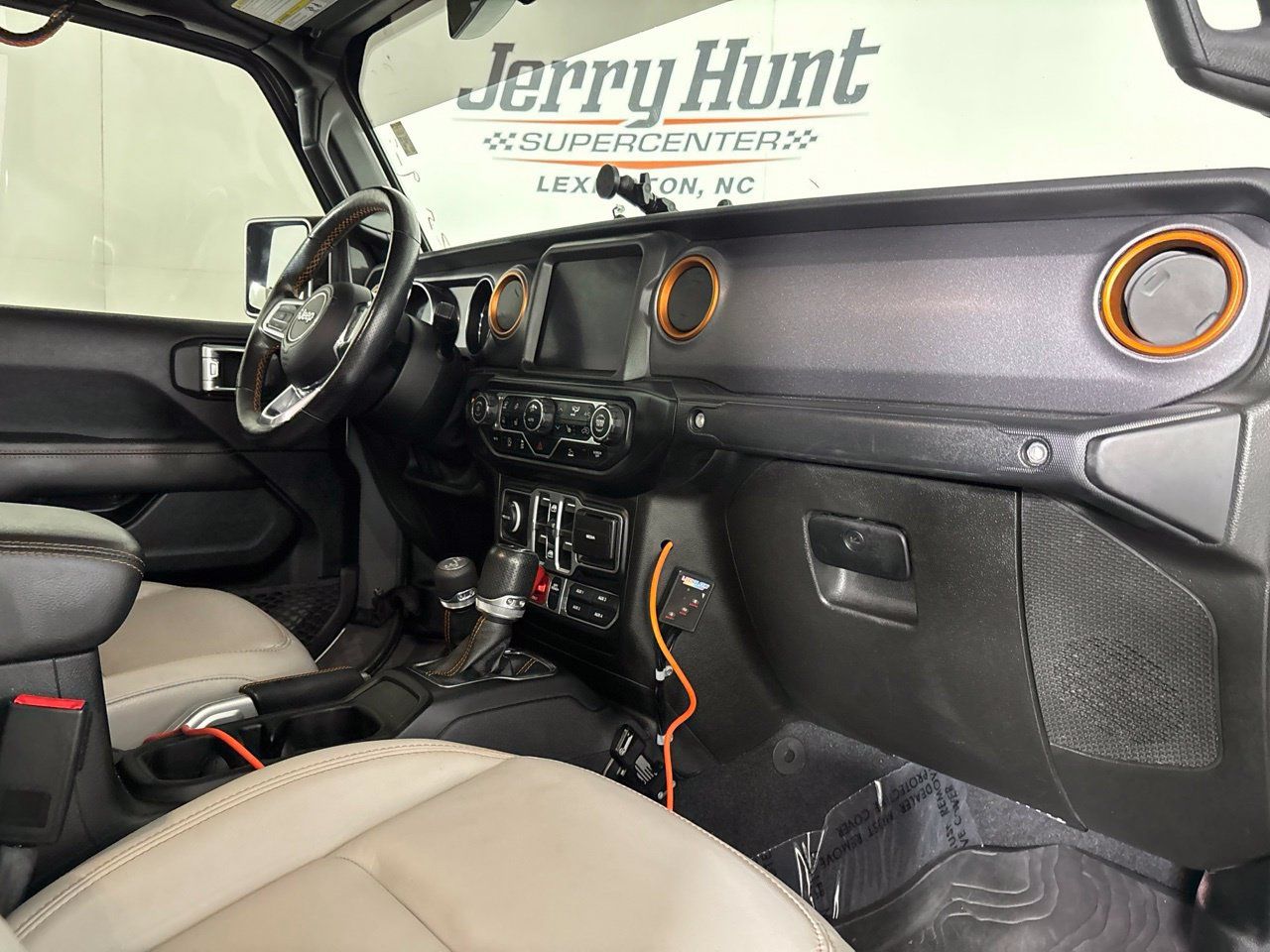 Used 2020 Jeep Gladiator Mojave AWD/4WD image 31