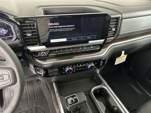 New 2025 GMC Sierra 1500 Elevation w/ Elevation Premium Package image 25