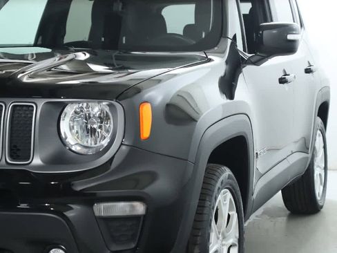 Used 2023 Jeep Renegade Limited image 4