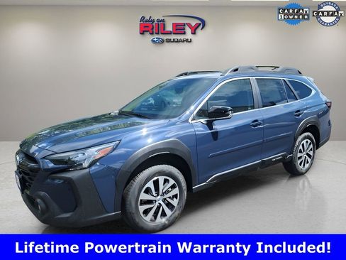 Used 2025 Subaru Outback Premium image 1