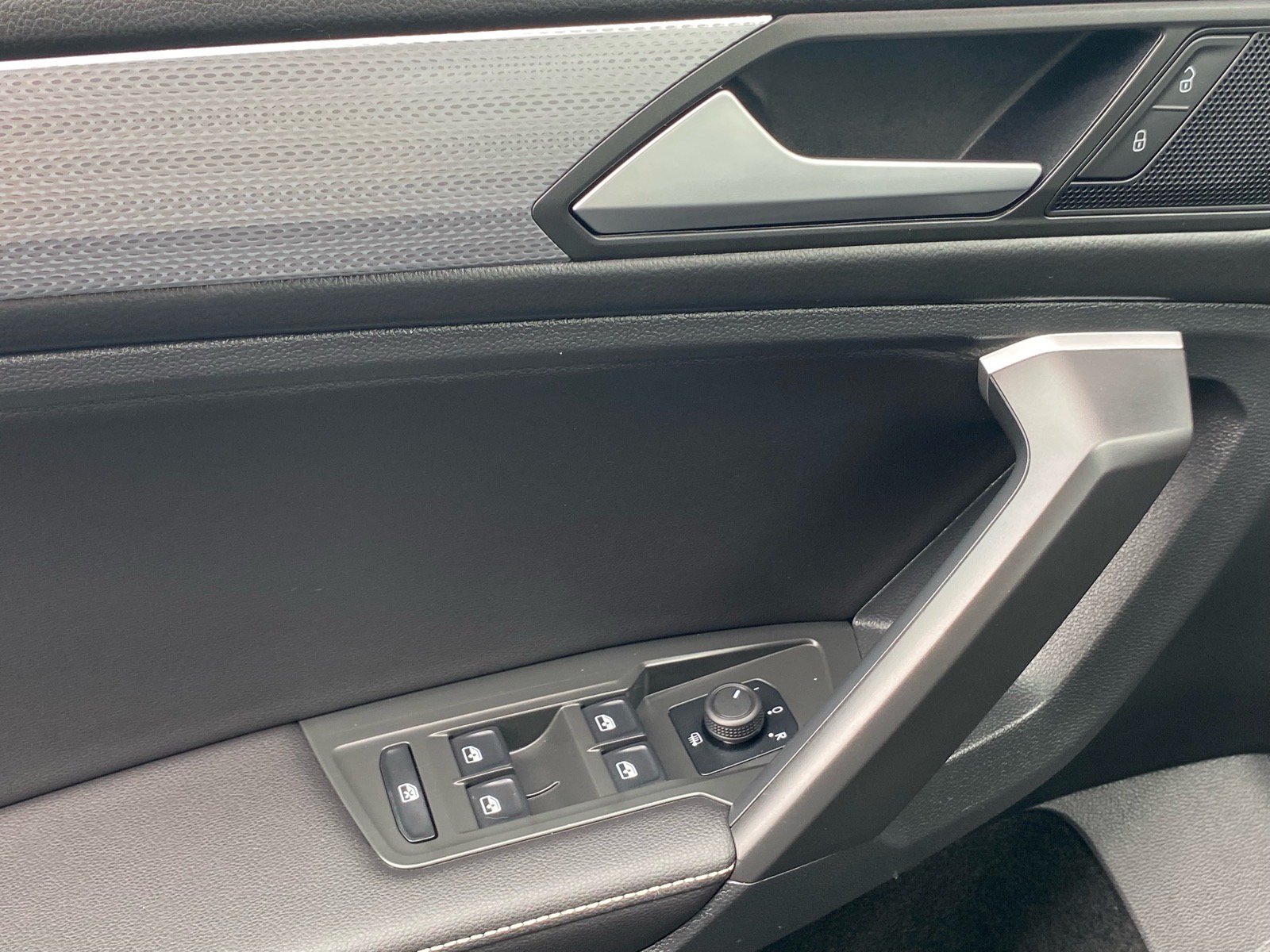 Certified 2024 Volkswagen Tiguan S AWD/4WD image 18
