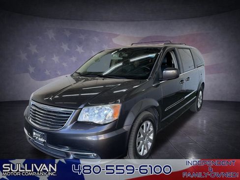 Used 2015 Chrysler Town & Country Touring image 1