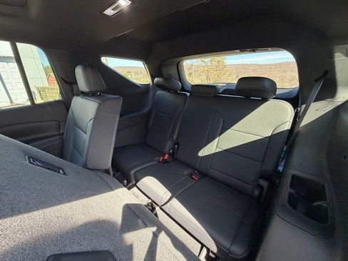 New 2026 Chevrolet Traverse LT image 12