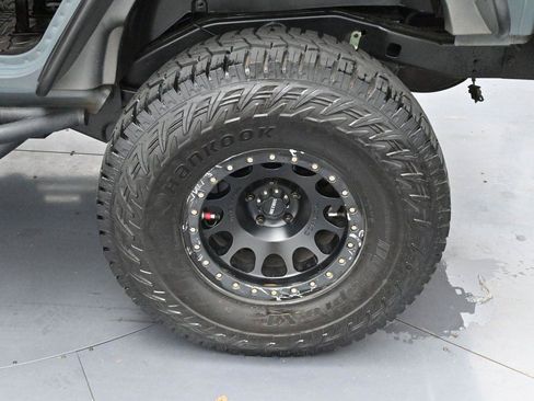 Used 2013 Jeep Wrangler Unlimited Rubicon AWD/4WD image 28
