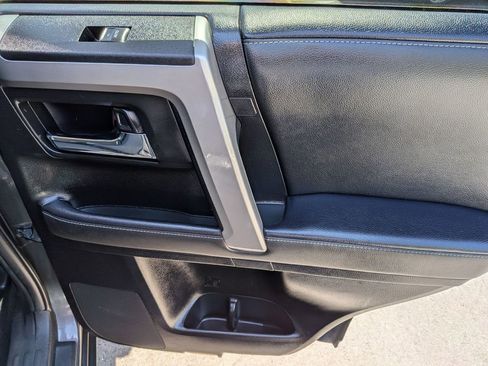 Used 2022 Toyota 4Runner SR5 Premium w/ Moonroof Package RWD image 34