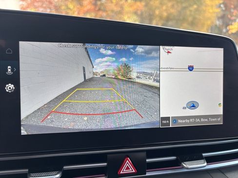 Used 2025 Hyundai Elantra SEL image 14