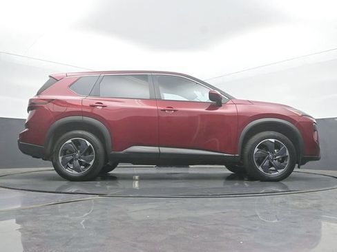 Used 2024 Nissan Rogue SV FWD image 50