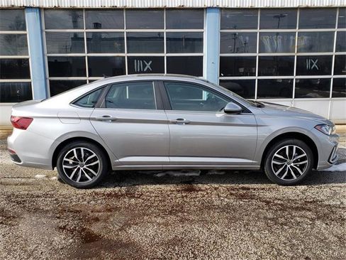 New 2026 Volkswagen Jetta SE image 2