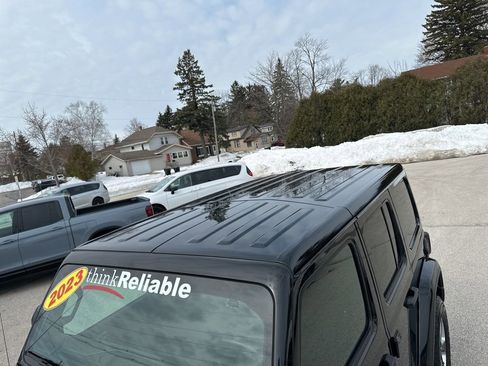 Used 2023 Jeep Wrangler Unlimited Sahara w/ Cold Weather Group AWD/4WD image 15