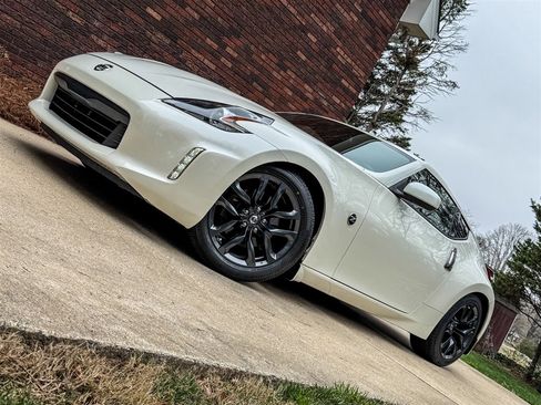 Used 2020 Nissan 370Z Coupe image 4