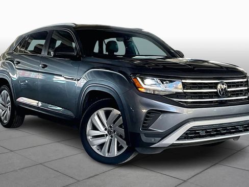 Used 2023 Volkswagen Atlas Cross Sport SE image 2