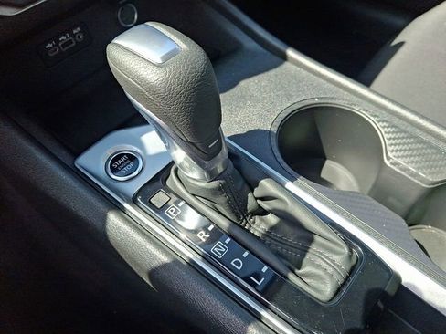 Used 2025 Nissan Altima 2.5 SV image 15