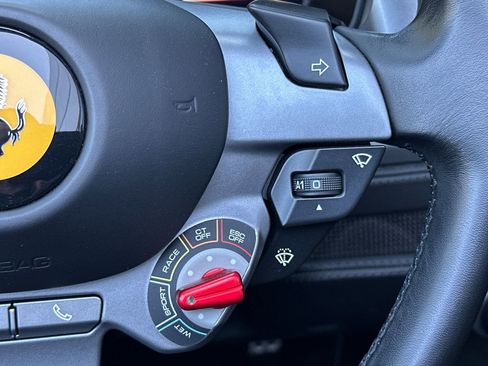 Used 2022 Ferrari F8 Tributo image 31