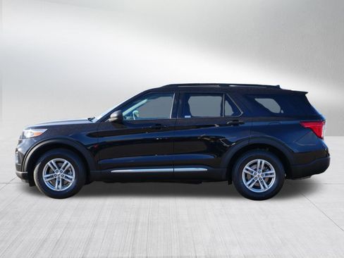 Certified 2022 Ford Explorer XLT w/ Equipment Group 202A AWD/4WD image 4