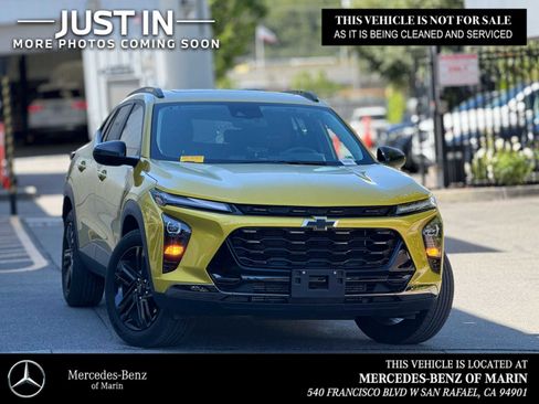 Used 2024 Chevrolet Trax ACTIV w/ Sunroof Package FWD image 1