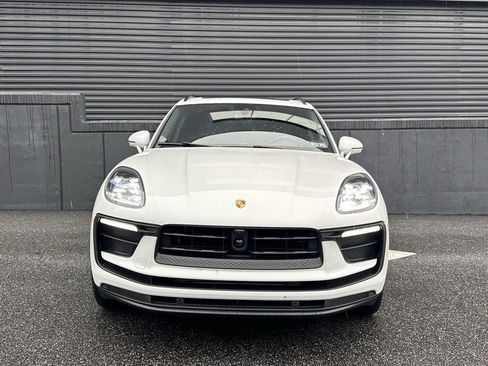Certified 2025 Porsche Macan image 13