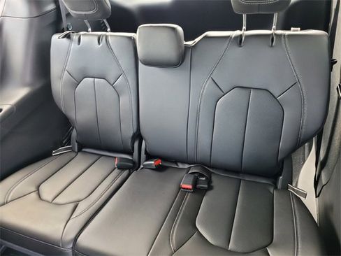 New 2026 Chrysler Pacifica Select image 6
