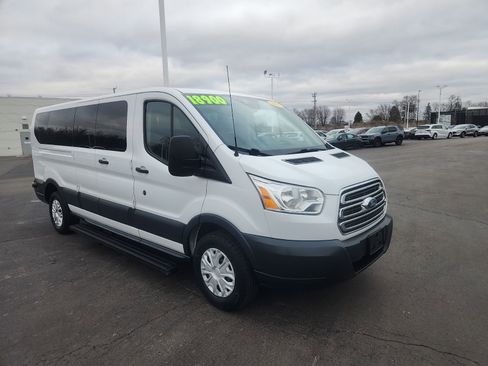 Used 2015 Ford Transit 350 XLT image 9