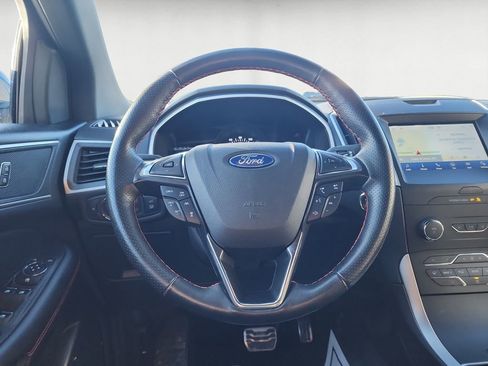 Used 2020 Ford Edge ST-Line w/ Cold Weather Package image 12