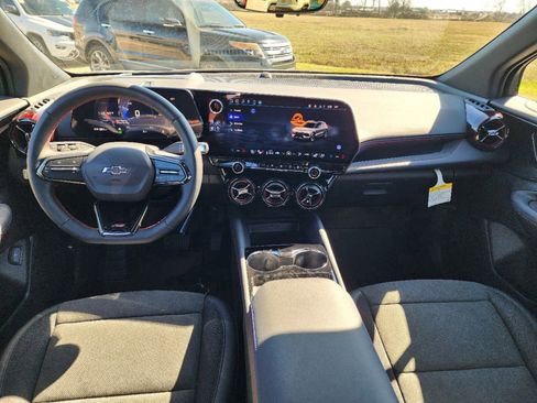 New 2025 Chevrolet Blazer EV RS image 9