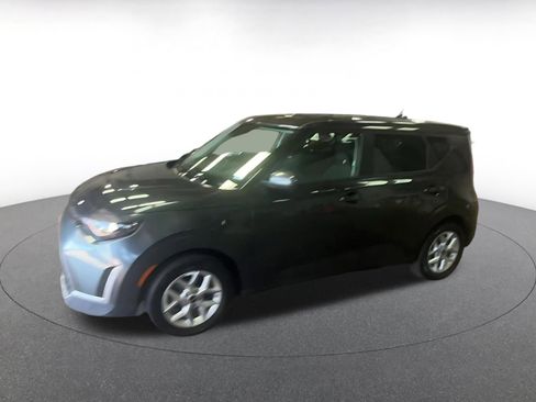 Used 2025 Kia Soul LX w/ LX Technology Package image 8