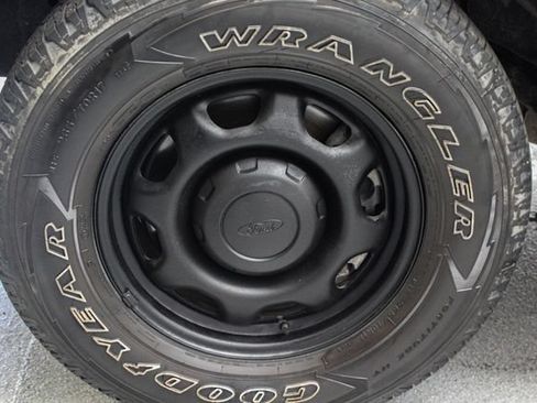 Used 2018 Ford F150 XL w/ Equipment Group 101A Mid AWD/4WD image 13