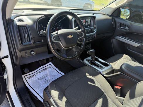Used 2018 Chevrolet Colorado LT w/ LT Convenience Package RWD image 6