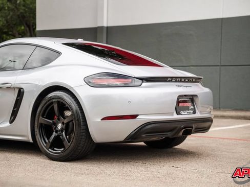 Used 2017 Porsche 718 Cayman RWD image 42