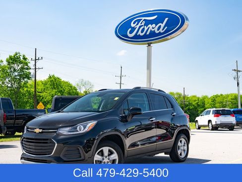 Used 2020 Chevrolet Trax LT w/ LT Convenience Package AWD/4WD image 1