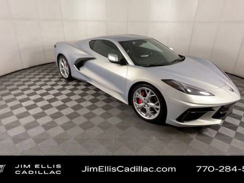 Used 2022 Chevrolet Corvette Stingray Premium Cpe w/ Engine Appearance Package image 2