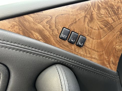 Used 2021 Nissan Armada SL w/ Captain's Chairs Package image 17