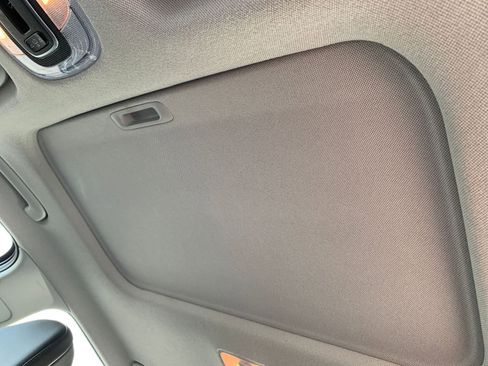 Used 2025 Hyundai Elantra Limited image 30